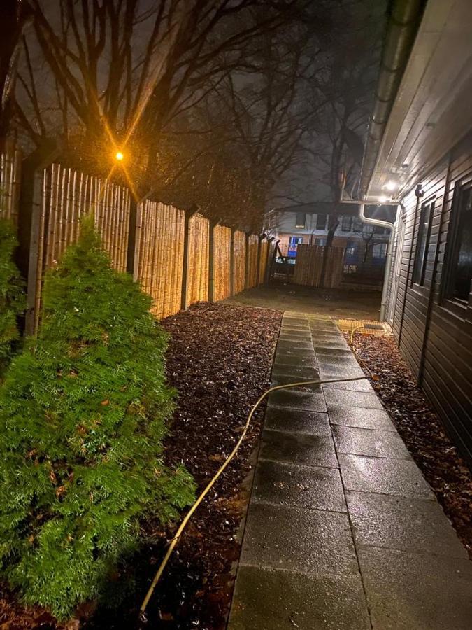 Ado Pension Зальцведель Екстер'єр фото